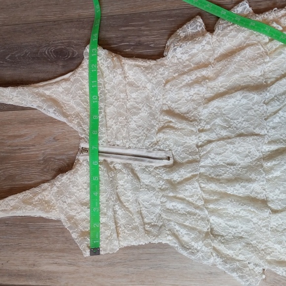 MODA International Cream Colored, Lace, Ruffle, Zipper Tank Top - Picture 3 of 8